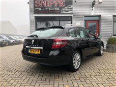 Renault Laguna Estate - 2.0 16V Celsium -KEYLESS-XENON-CLIMA-NAVI-PDC ACHTER