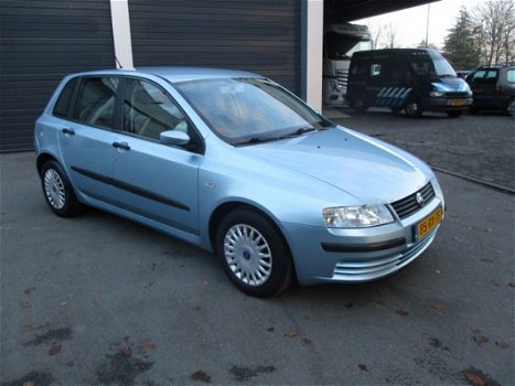 Fiat Stilo - 1.4-16V YOUNG - 1