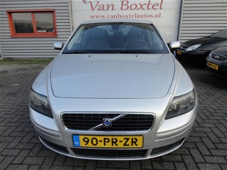 Volvo S40 - 2.4 Elan 5 deurs, AIRCO, CRUISE, mooie auto en technisch 100% - 1