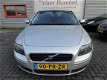 Volvo S40 - 2.4 Elan 5 deurs, AIRCO, CRUISE, mooie auto en technisch 100% - 1 - Thumbnail