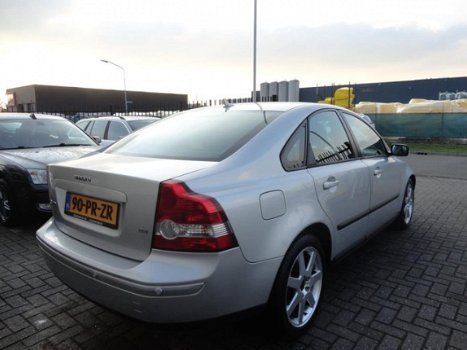 Volvo S40 - 2.4 Elan 5 deurs, AIRCO, CRUISE, mooie auto en technisch 100% - 1