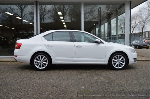 Skoda Octavia - 1.4 TSI Greentech Elegance Businessline - Rijklaarprijs - 1