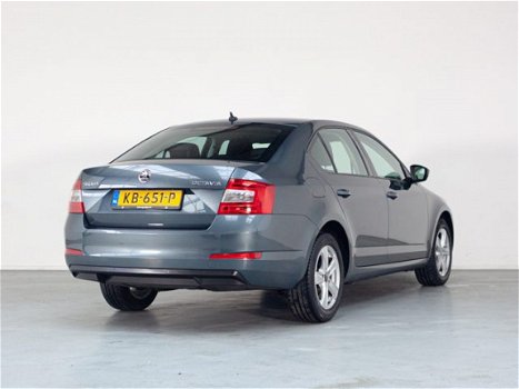 Skoda Octavia - 1.6 TDI Greentech Elegance , Cruise, Clima, Parkeersensoren, Navigatie - 1