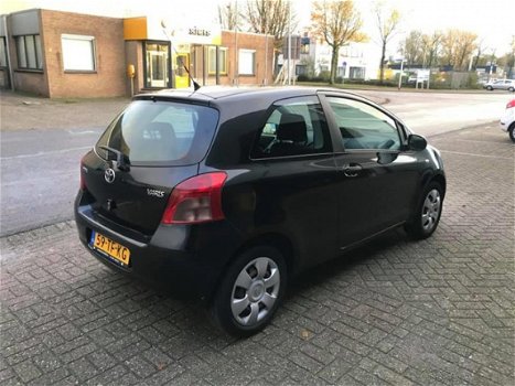 Toyota Yaris - 1.0 VVTi Terra APK/AIRCO/NAP/elekt ramen/meeneemprijs - 1