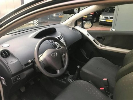 Toyota Yaris - 1.0 VVTi Terra APK/AIRCO/NAP/elekt ramen/meeneemprijs - 1