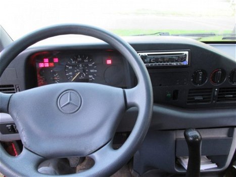 Mercedes-Benz Sprinter - , autoambulance , oprijwagen , tijhof opbouw met lier 412 D Xlang APK NIEUW - 1