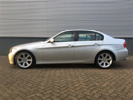 BMW 3-serie - 325i Dynamic Executive Automaat / Clima / PDC - 1