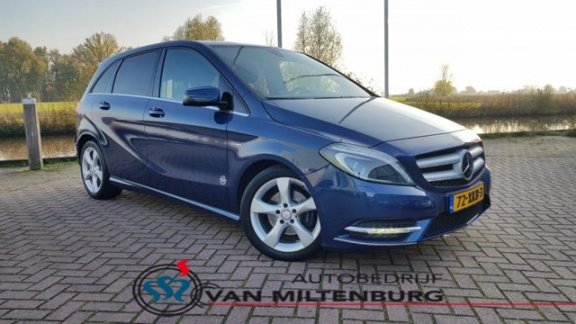 Mercedes-Benz B-klasse - 200 CDI Ambition Navigatie / Parkeersensoren V+A - 1
