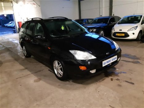 Ford Focus Wagon - 1.6-16V Collection - 1