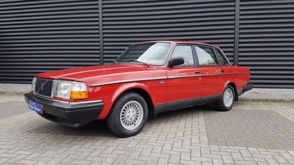 Volvo 240 - 2.3 DL - 1