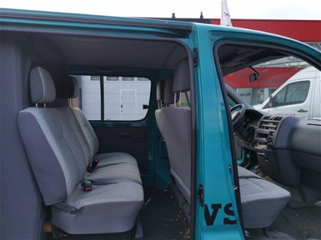 Toyota HiAce - 2.4 Emotion - 1