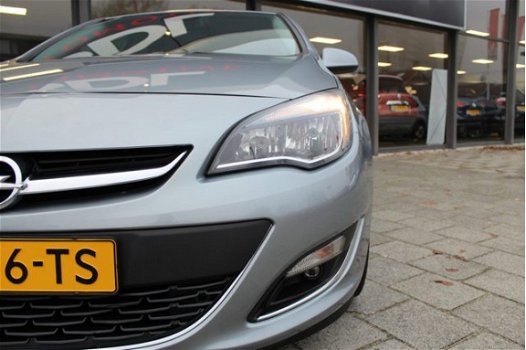 Opel Astra - 1.4 Turbo Cosmo // 140PK//NAVI // CLIMATE // CAMERA - 1