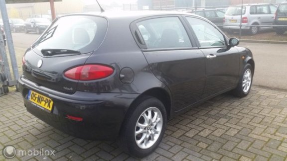 Alfa Romeo 147 - 1.6 T.Spark Veloce Edizione Sp - 1