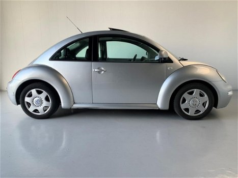 Volkswagen New Beetle - 2.0 Highline Leer Airco Schuifdak Stoelverwarming - 1