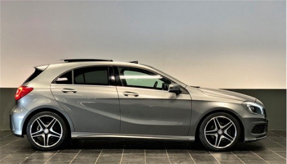 Mercedes-Benz A-klasse - 200 Ambition|AMG Pakket|Pano|Stoelverwarming|Cruise Controle - 1
