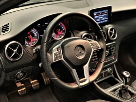Mercedes-Benz A-klasse - 200 Ambition|AMG Pakket|Pano|Stoelverwarming|Cruise Controle - 1