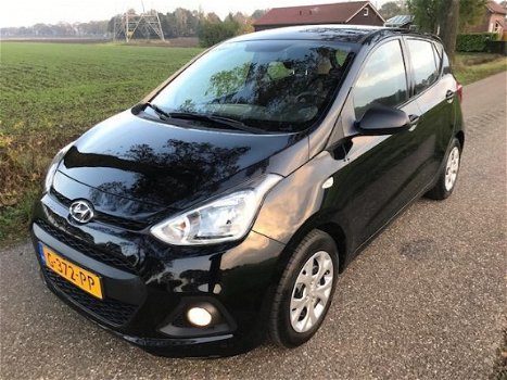 Hyundai i10 - 1.0i i-Drive airco 5 deurs 69000 km - 1