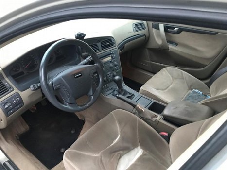 Volvo V70 - 2.4 T Comfort Line - 1