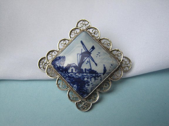 Zilveren broche antiek filigrain met Delfts blauwe porseleinen molen 4.0x4.0 cm. - Afbeelding 5