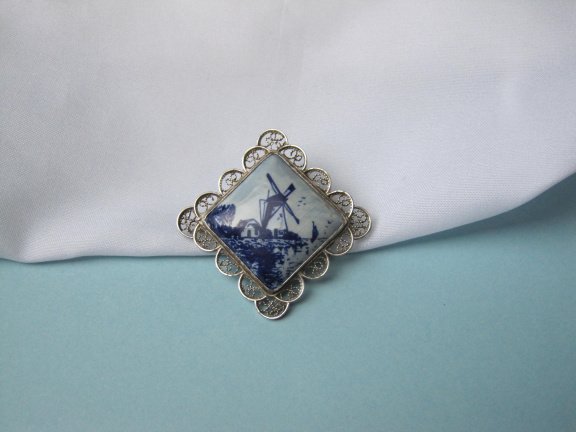 Zilveren broche antiek filigrain met Delfts blauwe porseleinen molen 4.0x4.0 cm. - Afbeelding 7