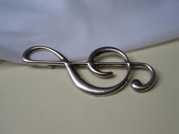 Zilveren broche antiek modernistische muzieksleutel / Mario Tanzi 8.7x3.6 cm. - Afbeelding 2