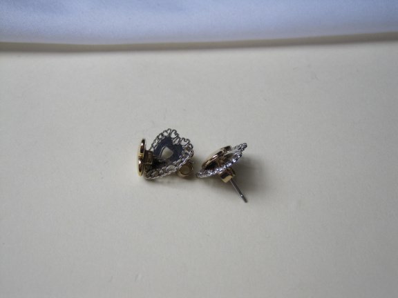 Oorbellen Avon zilverkleurig en goudkleurige hartjes 1.3x1.2 cm - Afbeelding 7