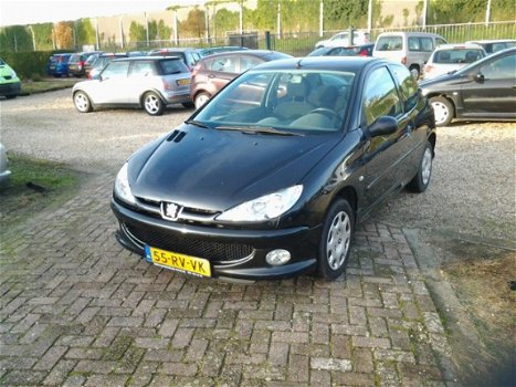 Peugeot 206 - 1.4 Air-line weinig km 114000 airco trekhaak - 1