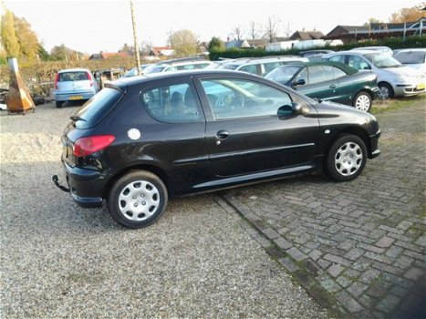 Peugeot 206 - 1.4 Air-line weinig km 114000 airco trekhaak - 1