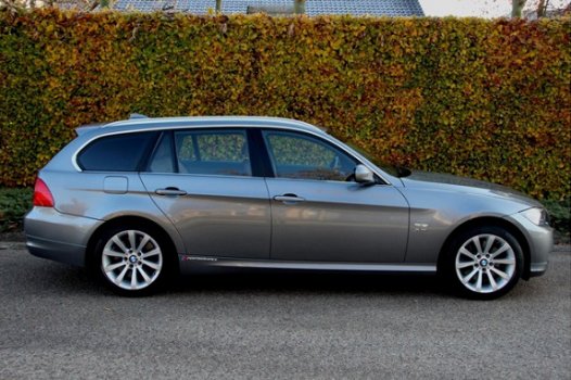 BMW 3-serie Touring - 330xd Luxury Line Aut Xenon Panodak Leder Navi ECC Stoelverw Cruise PDC LMV17' - 1