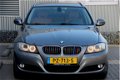 BMW 3-serie Touring - 330xd Luxury Line Aut Xenon Panodak Leder Navi ECC Stoelverw Cruise PDC LMV17' - 1 - Thumbnail