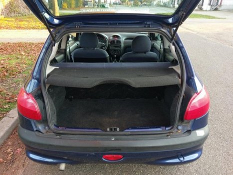 Peugeot 206 - 1.1 XR APK 11-2020, Airco, Stuurbekrachting, inruil mogelijk - 1