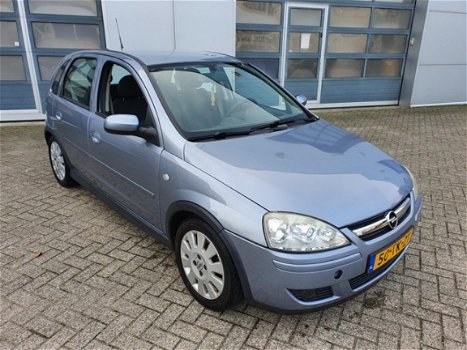 Opel Corsa - 1.2-16V Silverline Airco - 1