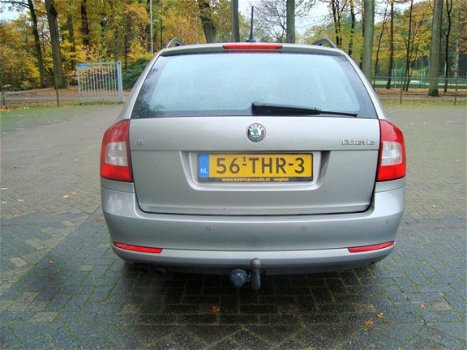 Skoda Octavia Combi - 1.4 TSI Greentech Ambition Business Line / NAVI / PDC / TREKHAAK - 1