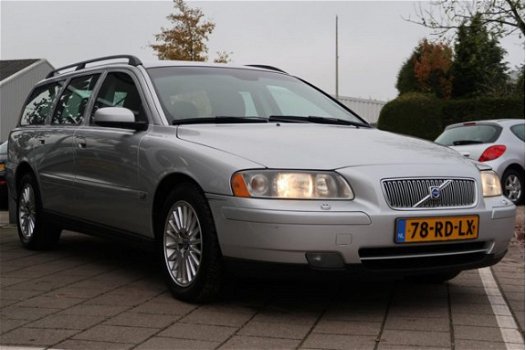 Volvo V70 - 2.4 D5 Momentum 163 pk / Handbak / Goed onderhouden / 2005 - 1