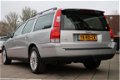 Volvo V70 - 2.4 D5 Momentum 163 pk / Handbak / Goed onderhouden / 2005 - 1 - Thumbnail