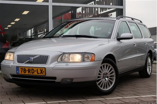 Volvo V70 - 2.4 D5 Momentum 163 pk / Handbak / Goed onderhouden / 2005 - 1