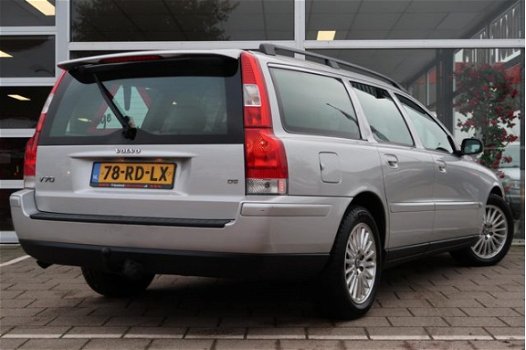 Volvo V70 - 2.4 D5 Momentum 163 pk / Handbak / Goed onderhouden / 2005 - 1