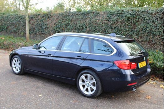 BMW 3-serie Touring - 318d Luxury | LEDER | CLIMA | NAVI | 17