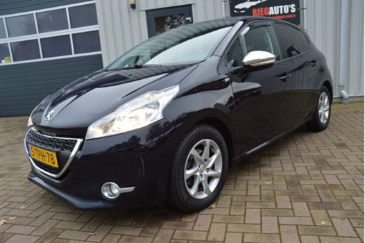 Peugeot 208 - 1.6 e-HDi Style Navi&Clima B.J 2014 - 1