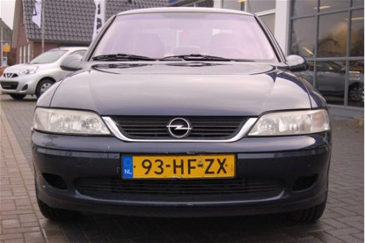 Opel Vectra - 1.8-16V Onyx - Nieuwe APK - 1