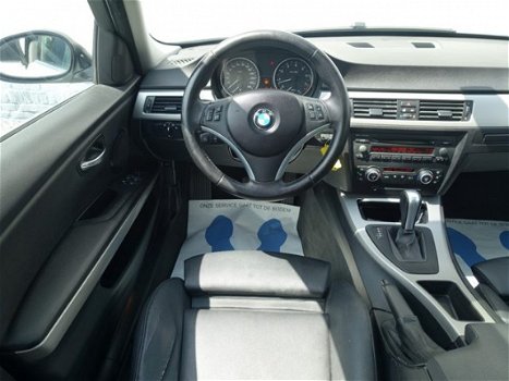BMW 3-serie - 330i High Executive 232pk M-Sport Aut - Schuifdak-Sportleer-Navi-Xenon - 1