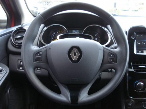 Renault Clio Estate - 0.9 TCe Expression / Navigatie / - 1