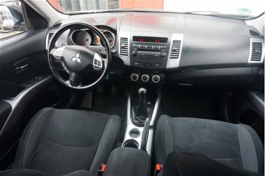 Mitsubishi Outlander - 2.4 Intro Edition 2WD - 1