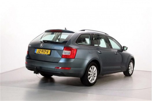 Skoda Octavia Combi - 1.0 TSI 116pk Ambition Business 6-bak Navigatie Parkeersensoren Climate Contro - 1