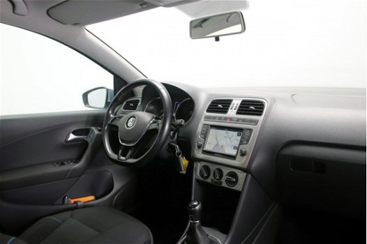 Volkswagen Polo - 1.4 TDI BlueMotion Camera Navigatie Parkeersensoren Airco Cruise Control - 1