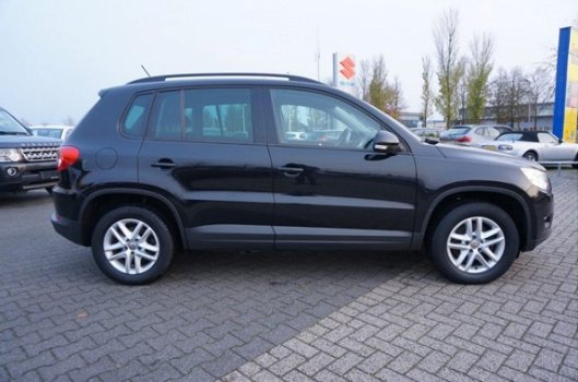 Volkswagen Tiguan - 2.0 TDI 110PK ECC PDC TREKHAAK - 1