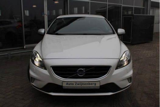 Volvo V40 - 2.0 D3 R-Design | Navi | Camera - 1