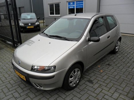 Fiat Punto - 1.2 , nieuwe apk 15 dec. 2020, lage km.stand nap - 1