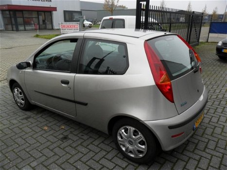 Fiat Punto - 1.2 , nieuwe apk 15 dec. 2020, lage km.stand nap - 1