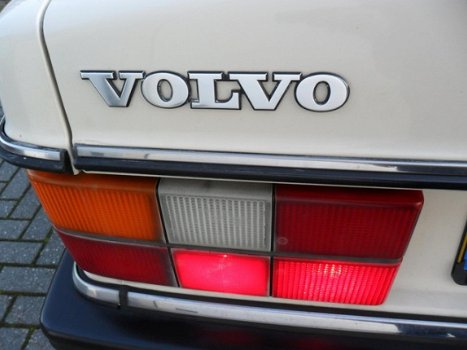 Volvo 240 - 2.3 GL , onderhoudsboekje aanwezig, mooie staat - 1